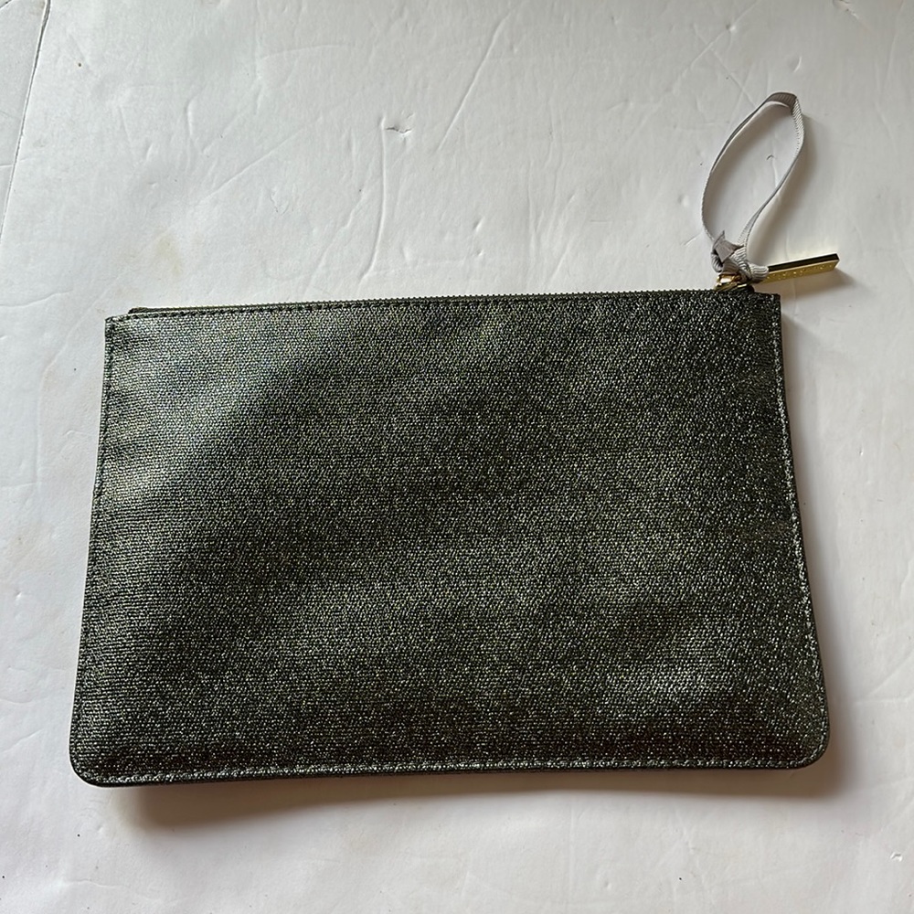 Katie Loxton live to dream clutch